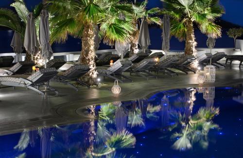 petinos beach hotel