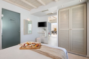 iria beach art hotel