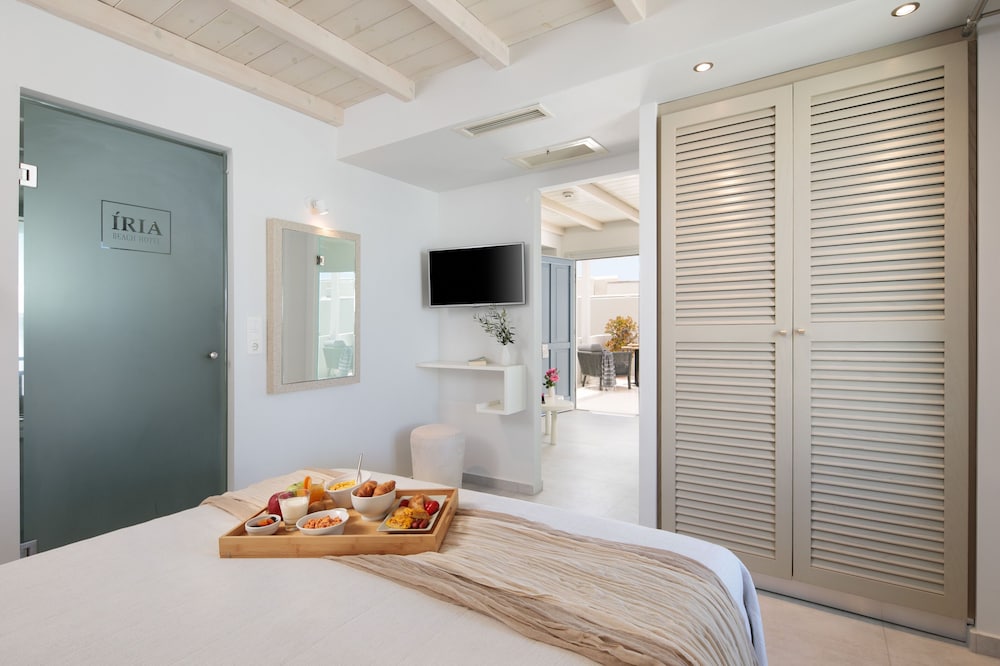iria beach art hotel