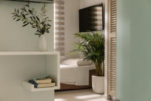 iria beach art hotel