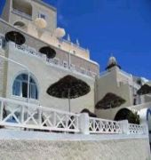 nomikos villas
