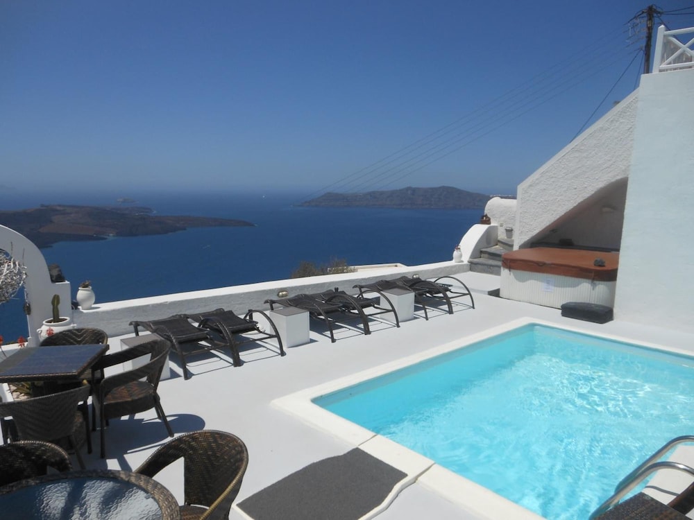 nomikos villas