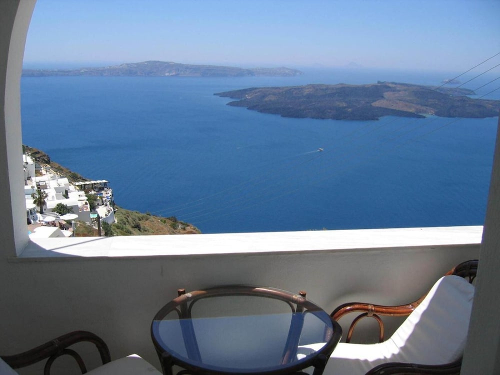 nomikos villas