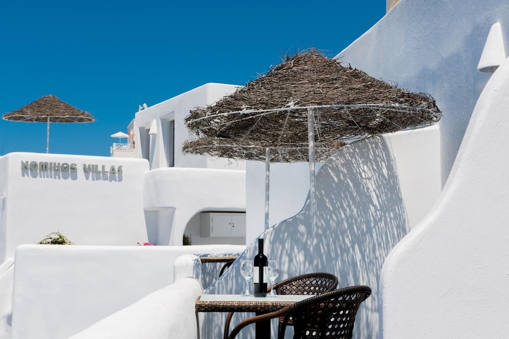 nomikos villas