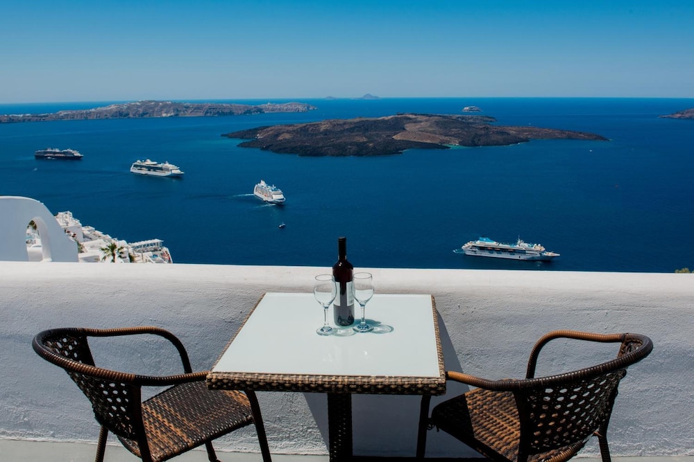 nomikos villas