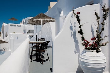 nomikos villas