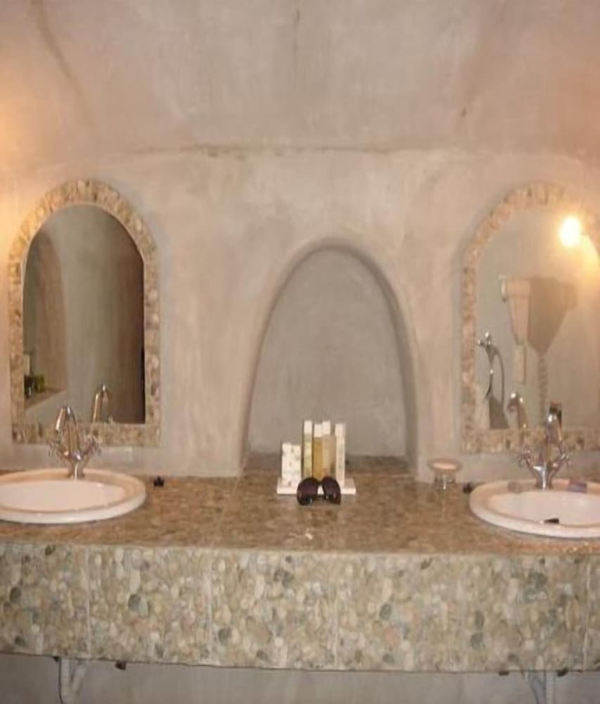 nomikos villas