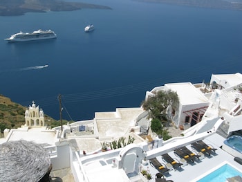 nomikos villas