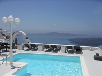 nomikos villas