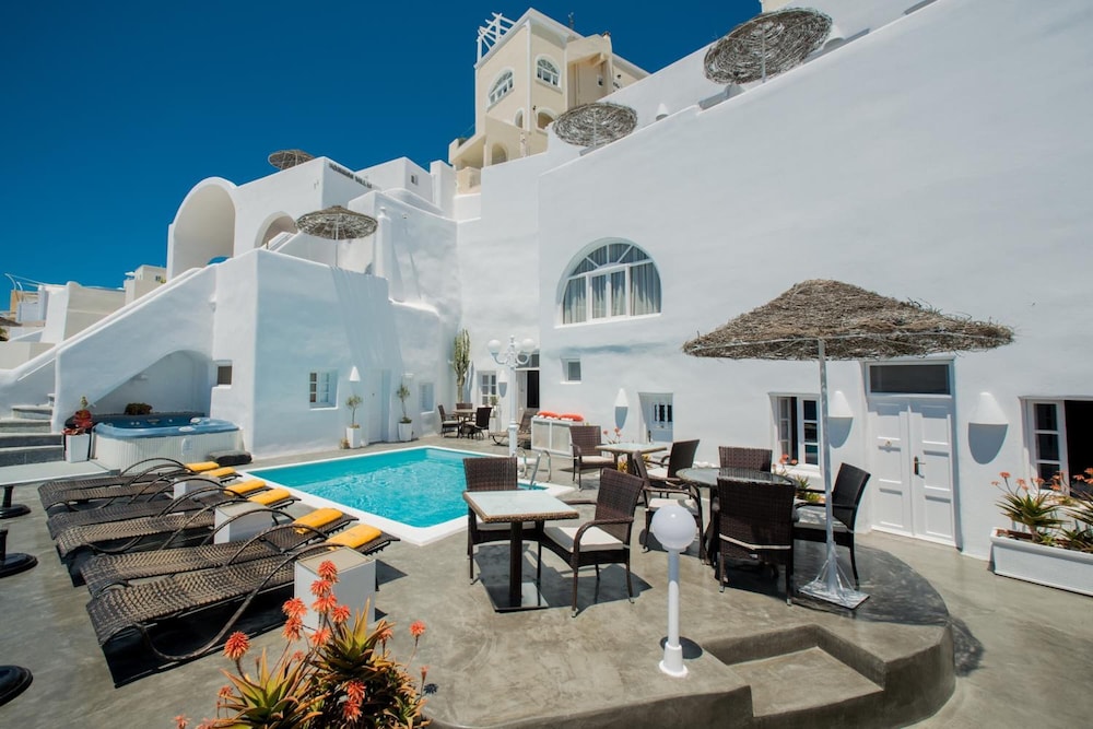 nomikos villas
