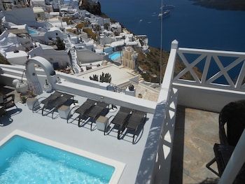 nomikos villas