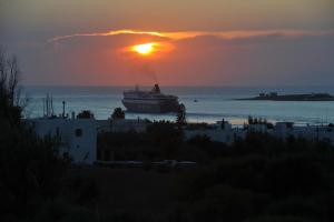 paros
