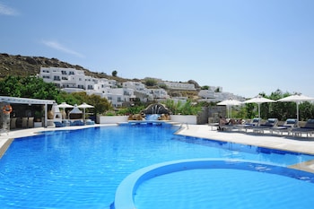 kamari hotel