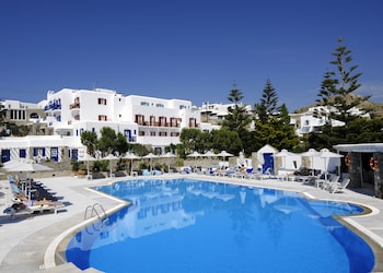 kamari hotel