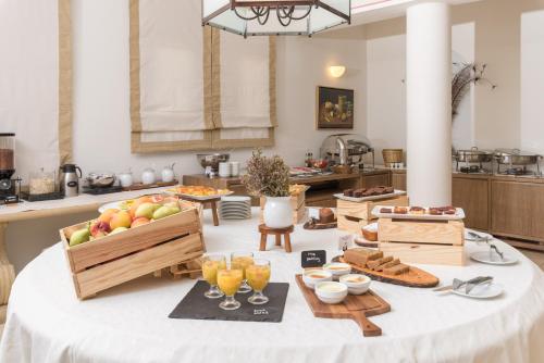 finikas hotel
