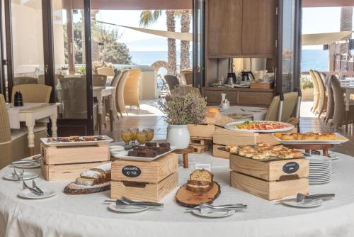 finikas hotel