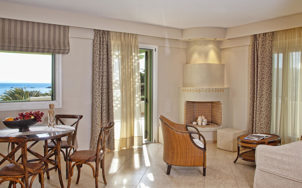 finikas hotel