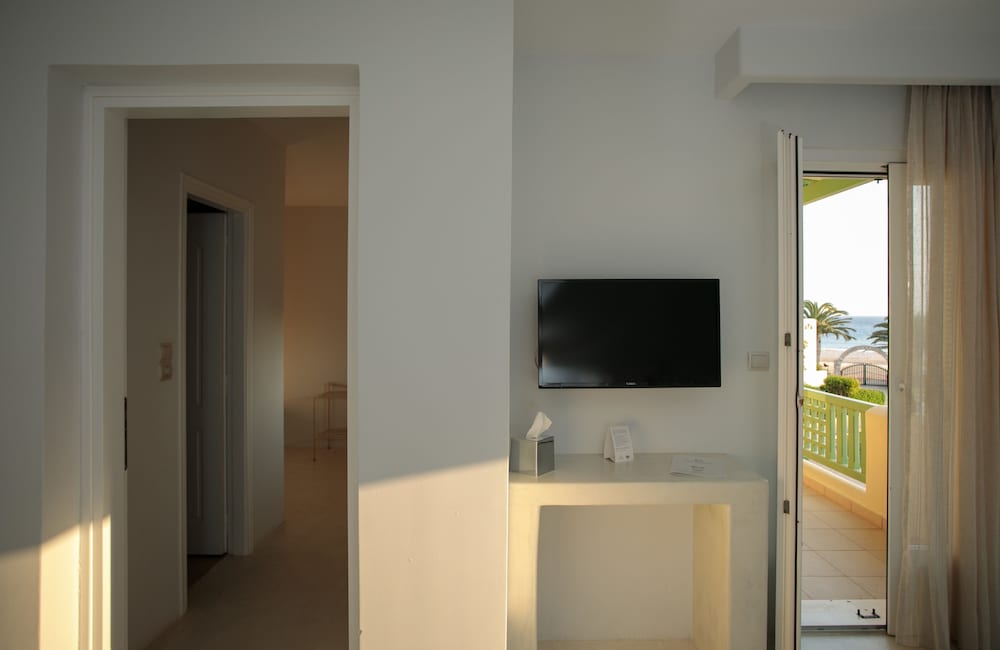 finikas hotel