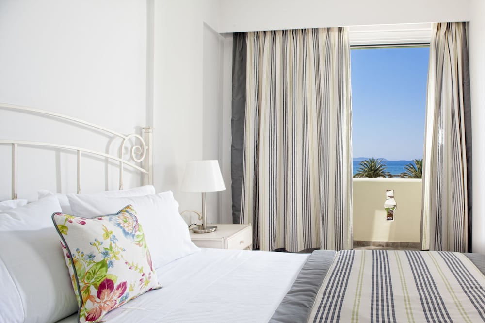 finikas hotel