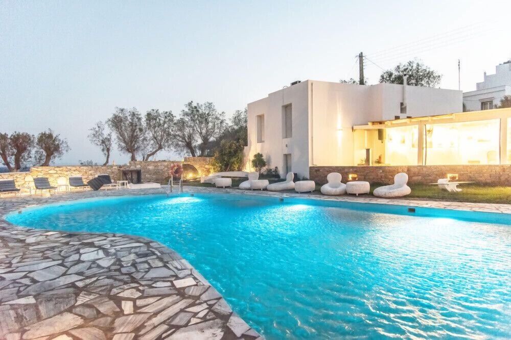 tinos