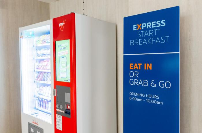 holiday inn express pattaya central an ihg hotel