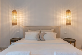 adonis hotel and apartments