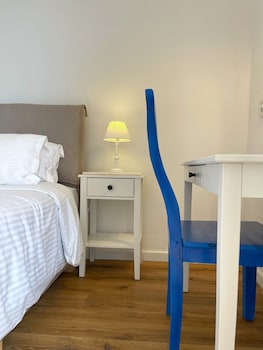 adonis hotel and apartments