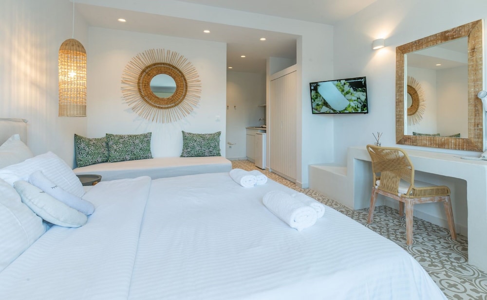adonis hotel and apartments