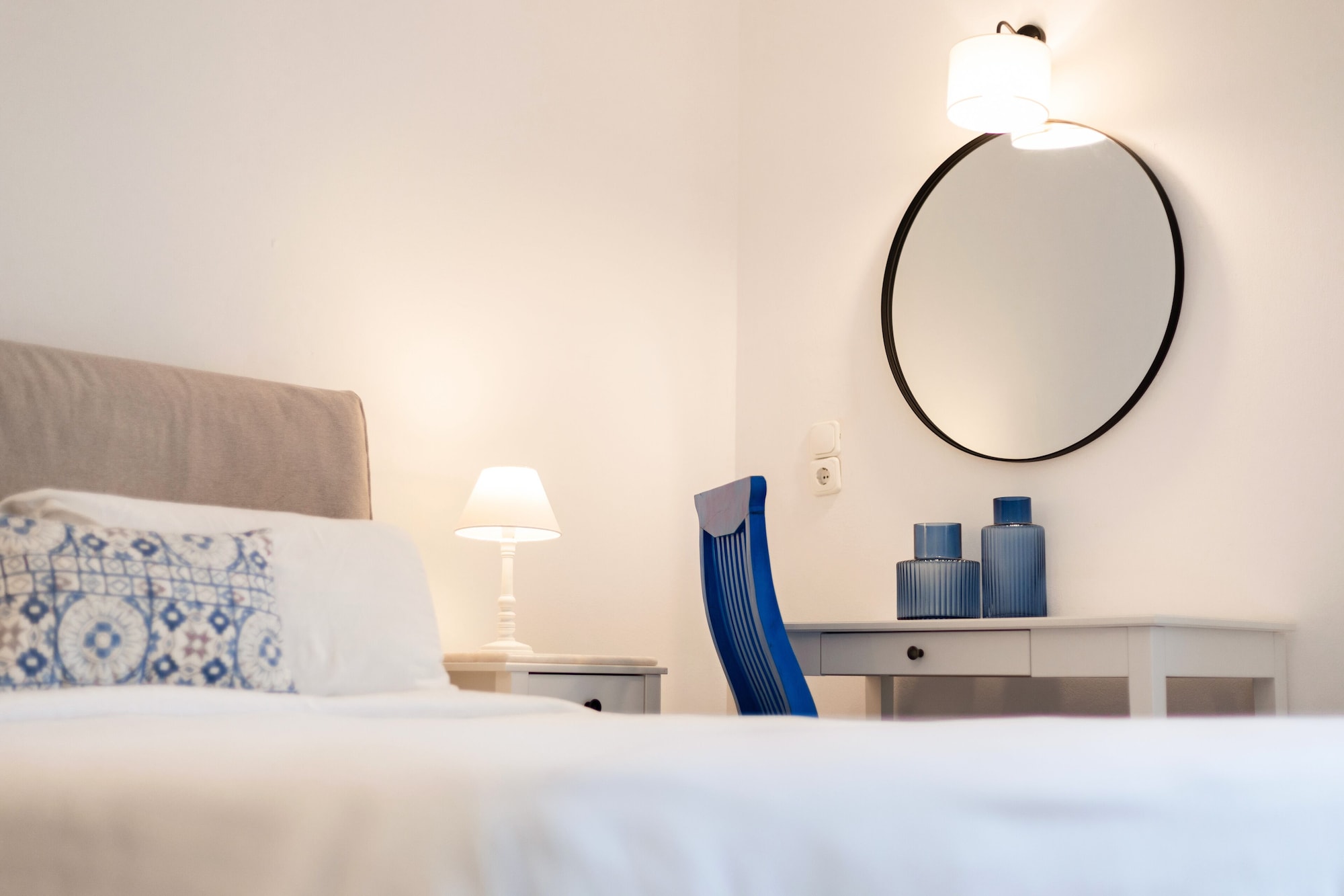 adonis hotel and apartments