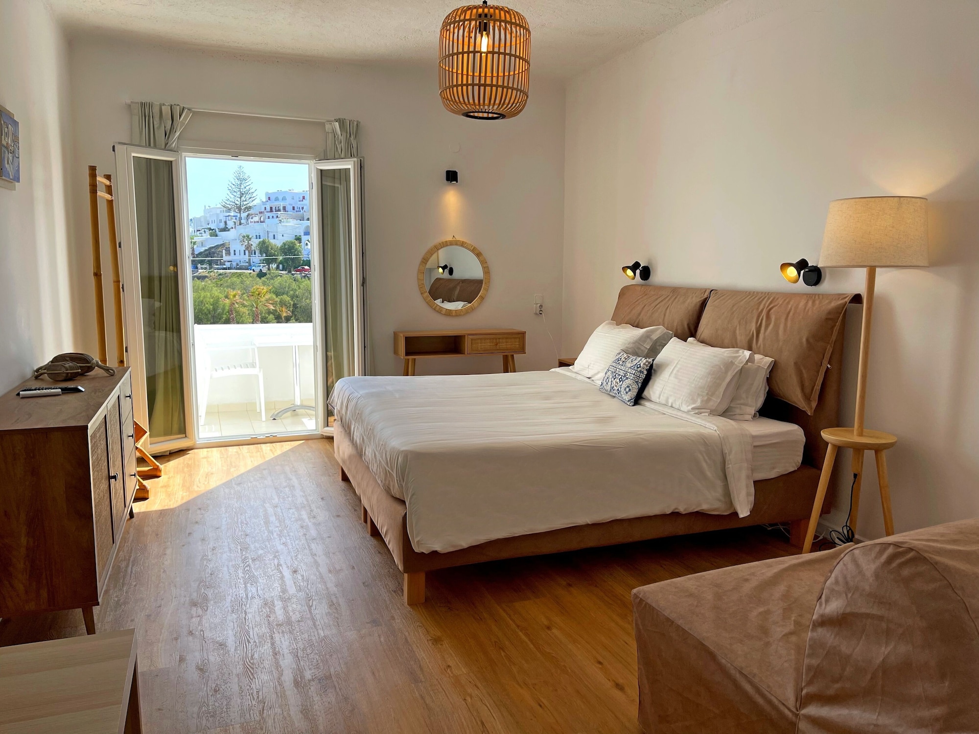 adonis hotel and apartments