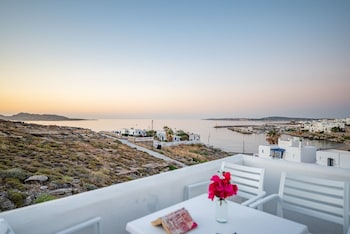 Adonis Hotel & Apartments,Parikia>>Naousa,3 star