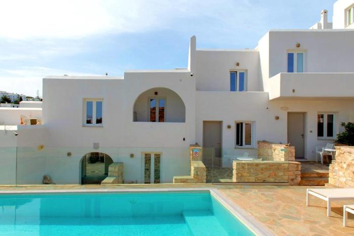 adonis hotel and apartments