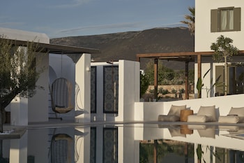 paros