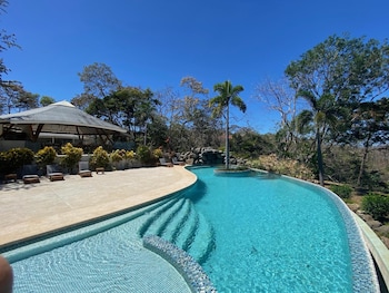 mikado natural lodge