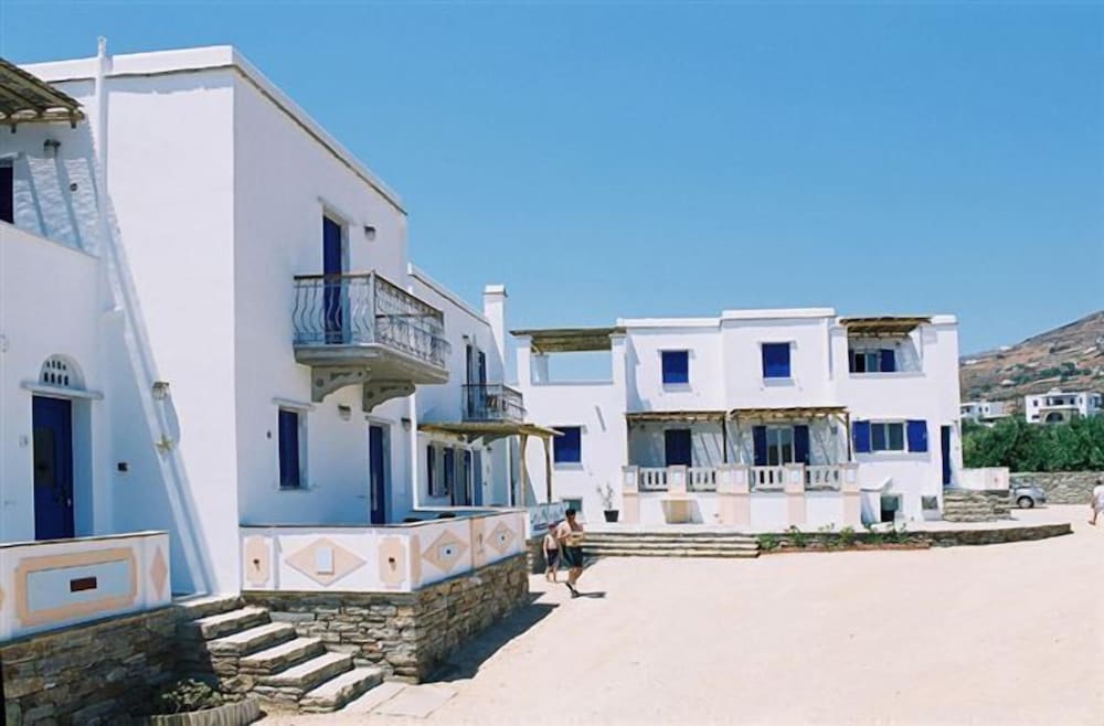 tinos