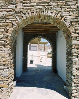 tinos