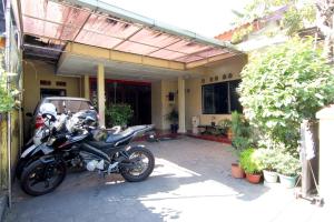 batik trinidar homestay by zuzu