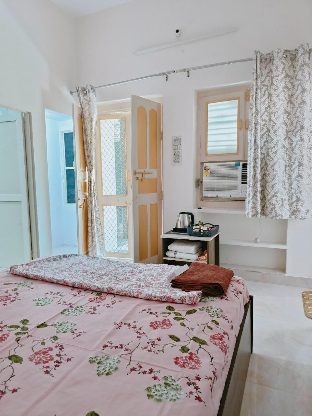 homestay urmil basant