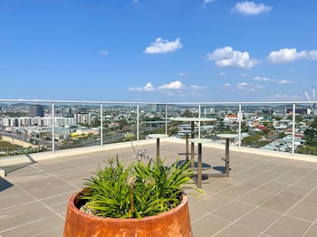 hotel diana south brisbane