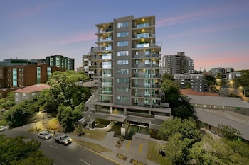 hotel diana south brisbane