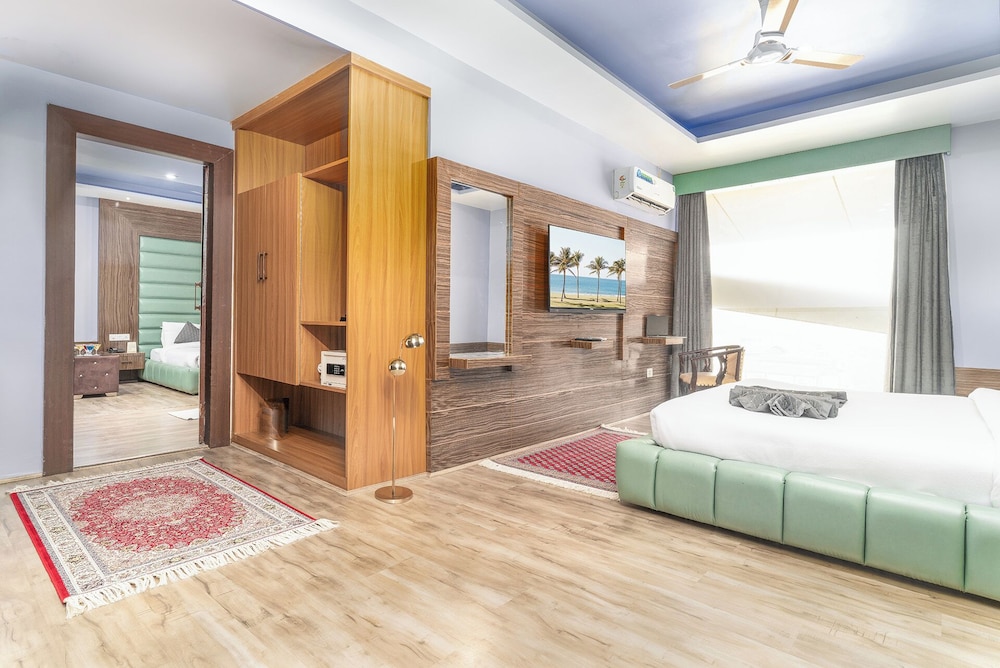 hotel golden leaf kashmir