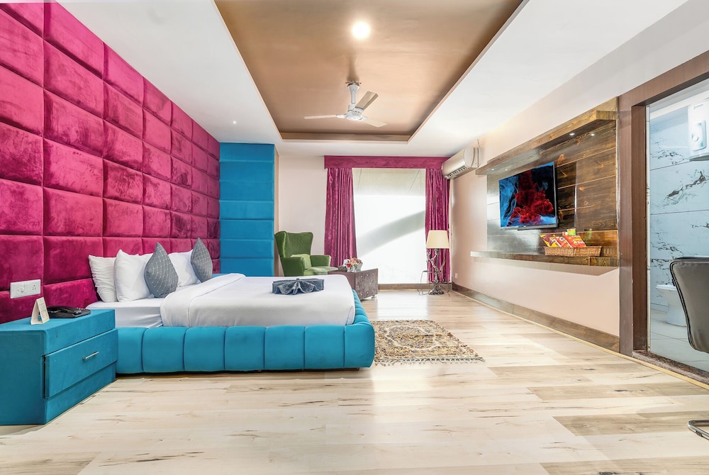 hotel golden leaf kashmir