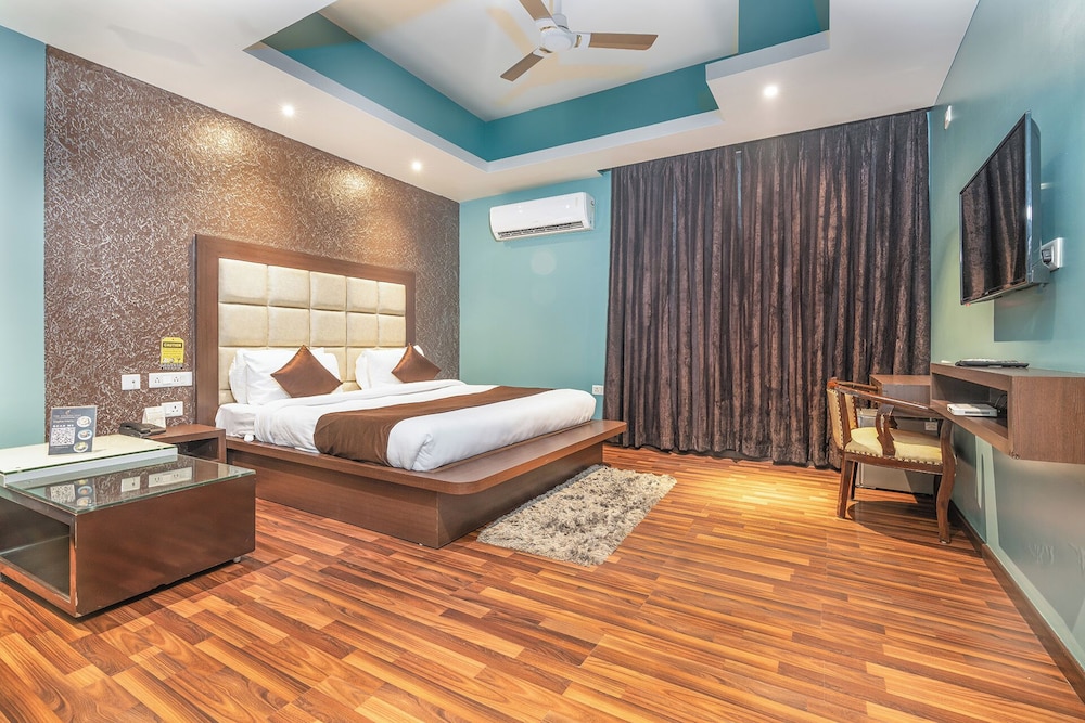 hotel golden leaf kashmir
