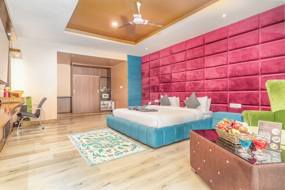 hotel golden leaf kashmir