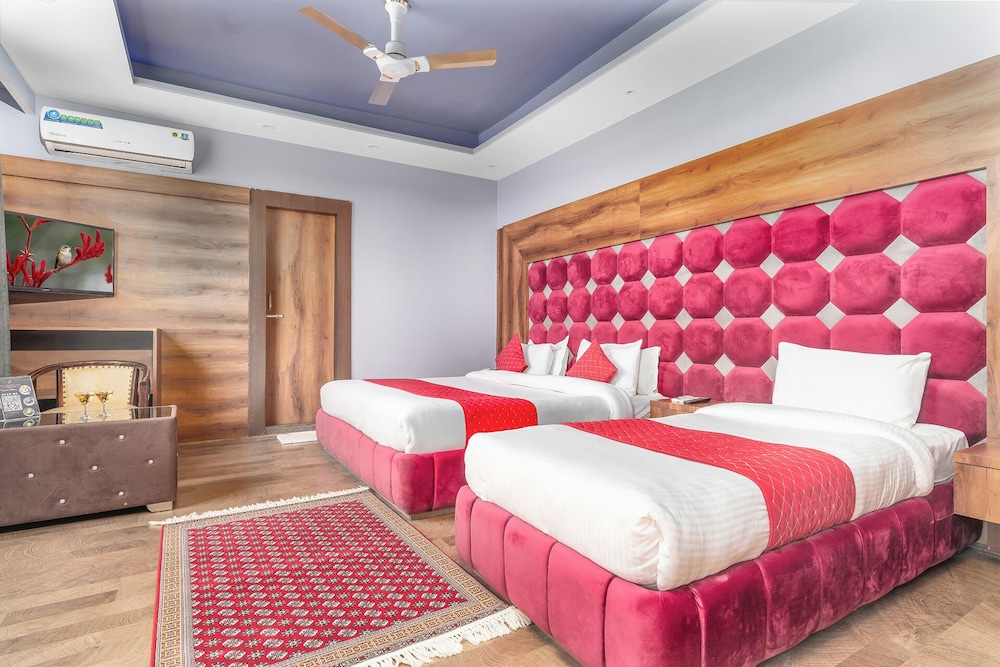 hotel golden leaf kashmir