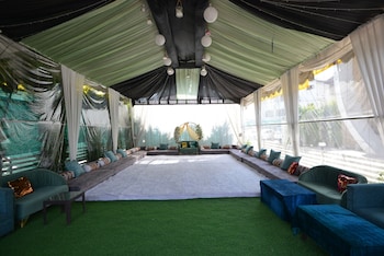 Hotel Golden Leaf Kashmir,Jammu And Kashmir>>Srinagar,4 star