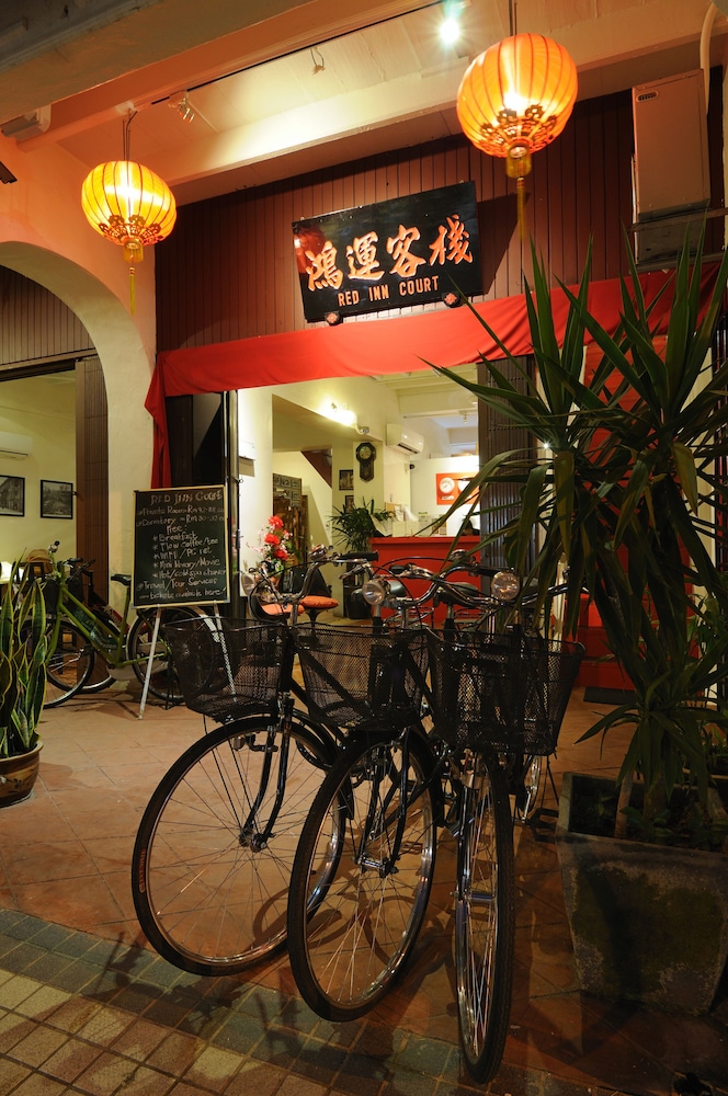 red inn court hostel