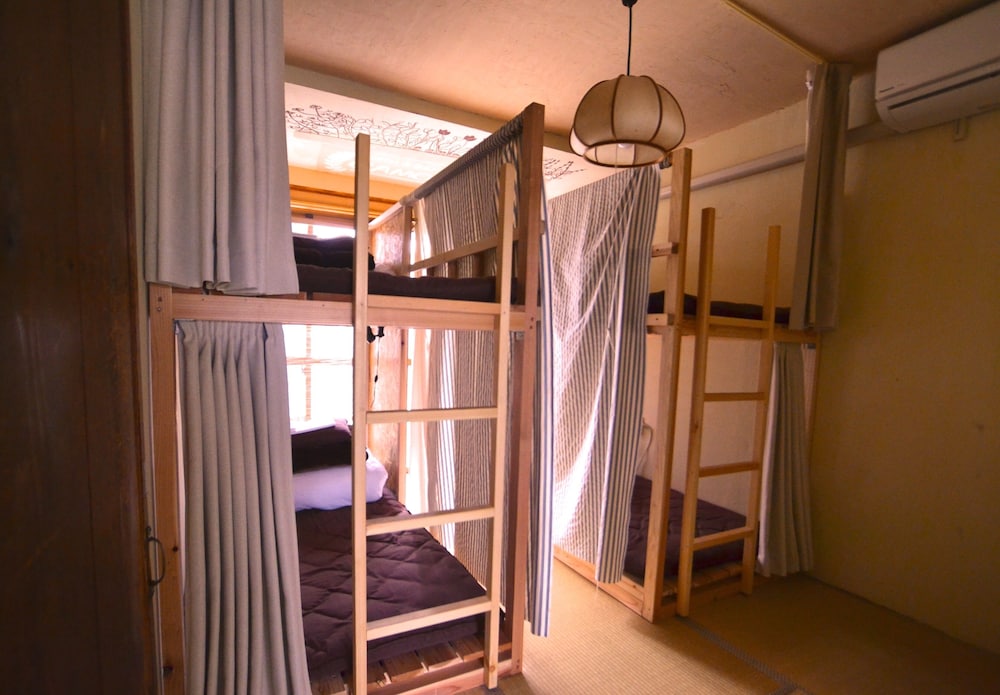 hostel and bar camosiba