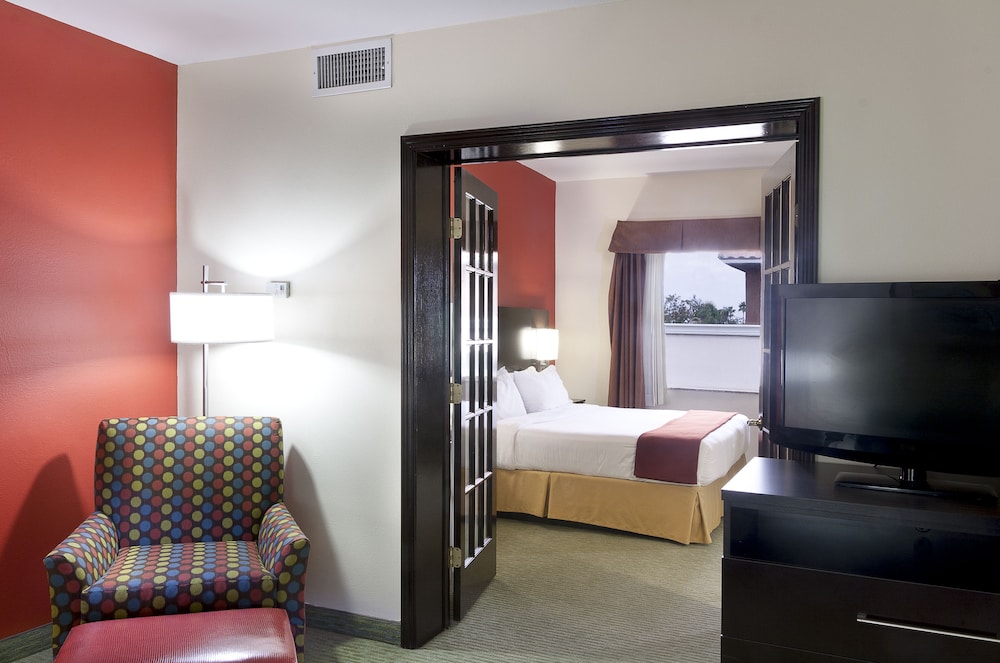 holiday inn express hotel and suites brownsville by ihg