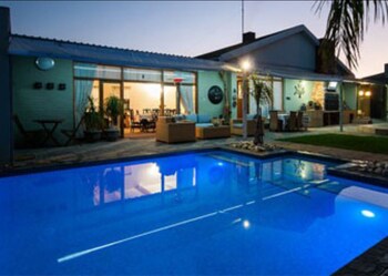 hobie beach guest house